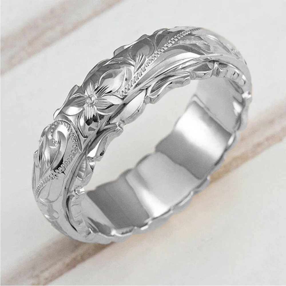 Size 6 Beautiful Silver Band Ring NEW